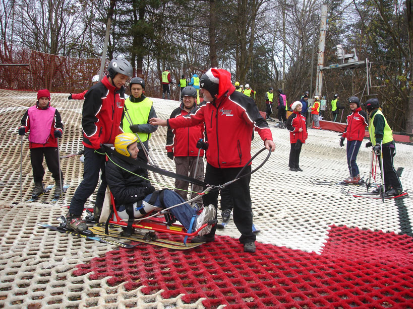 Aldershot becomes first disabled snowsports club to be awarded national ‘Snowmark’ accreditation