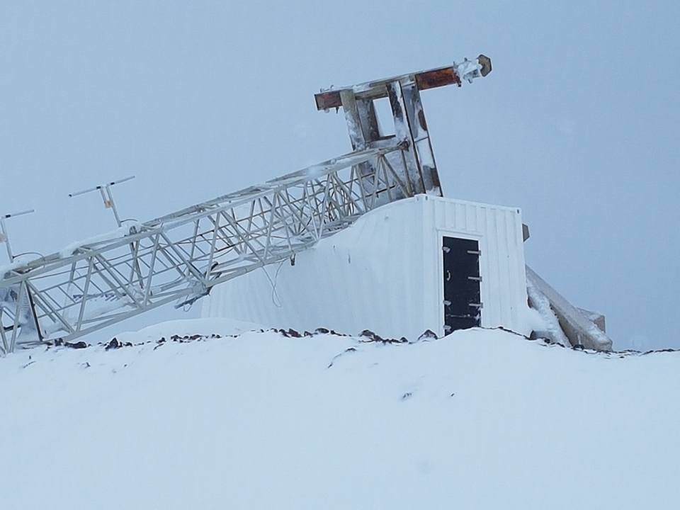 Storm Topples Ski Lift Tower in Iceland