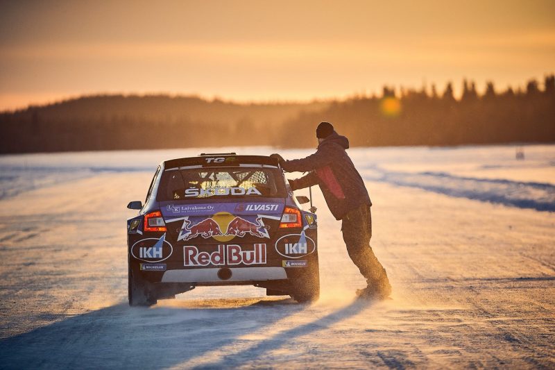 Snowboarding at 80kmh Behind a Rally Car on a Frozen Lake