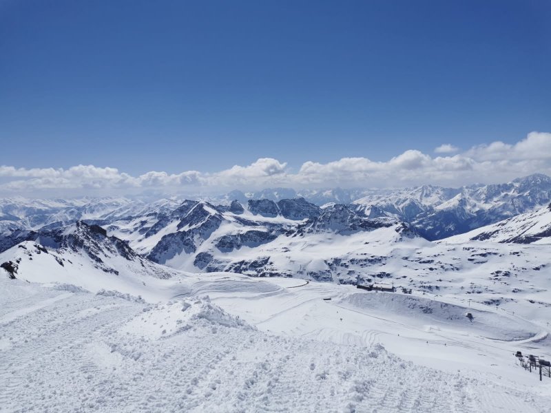 Austrian Glacier Ski Areas Opening in May as Restrictions Eased