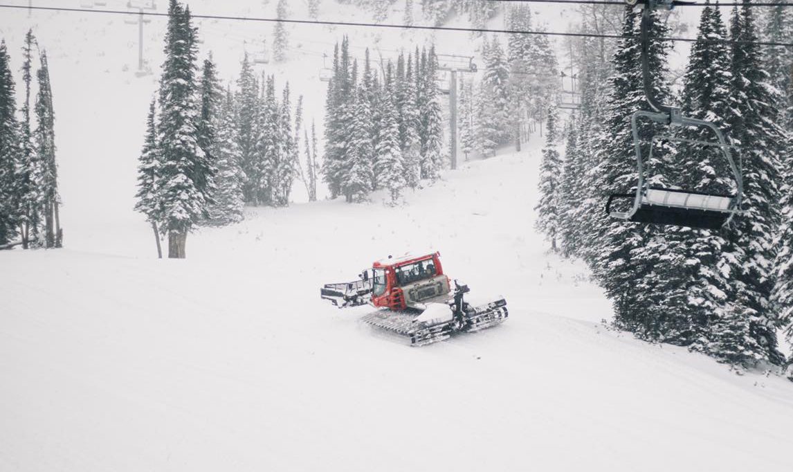 one-two-ski-banff-mt-norquay-alberta-canada