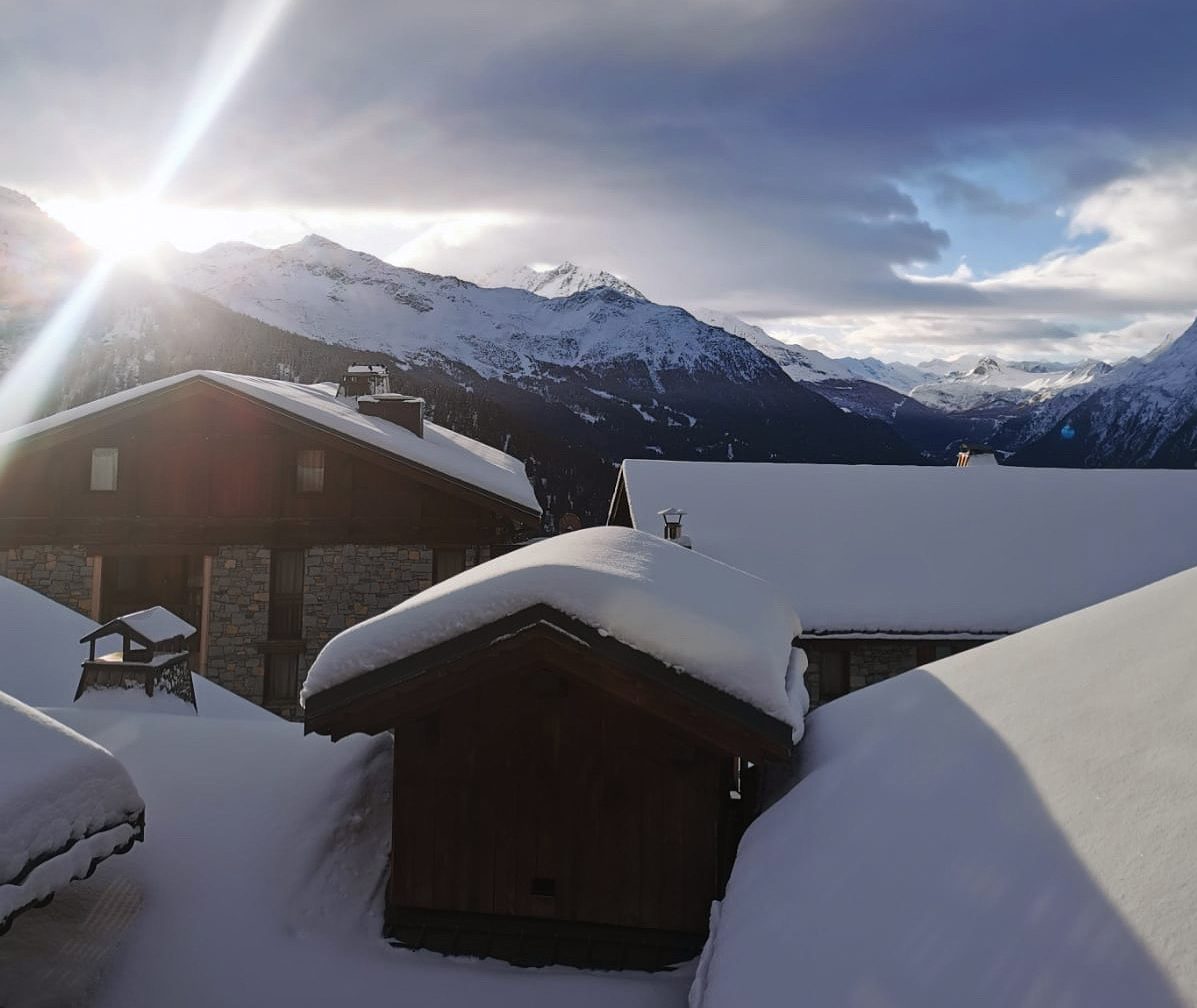 Snowfall in the Alps Passes 2 Feet